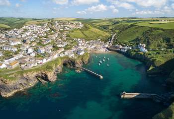 Picturesque Port Issac is less than half an hour away, home to the Fisherman's Friends and aqua blue waters. 