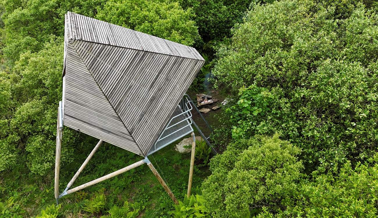 This unique hideaway really is a show-stopper. Please take care on the ladder. 