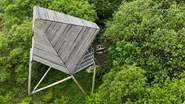 This unique hideaway really is a show-stopper. Please take care on the ladder.