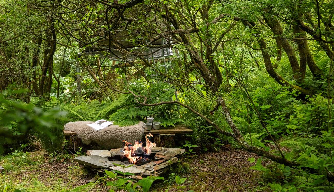 Create cosy memories around the fire pit.