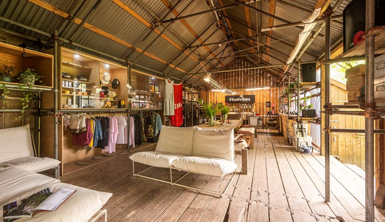 Retreat to the communal kitchen and rustle up your evening meal on the shared stove.