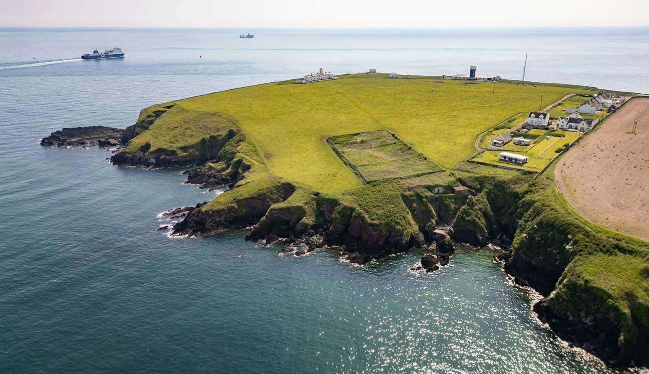 Set high on the cliff top in the midst of the dramatic Pembrokeshire coastline. 