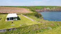 Poised in a unique position, soak up the glorious views and the magnificent beauty of the surrounding area. 
