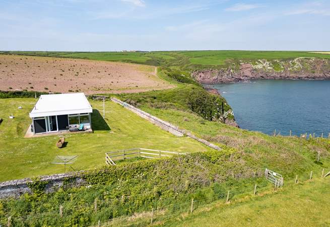 Poised in a unique position, soak up the glorious views and the magnificent beauty of the surrounding area. 