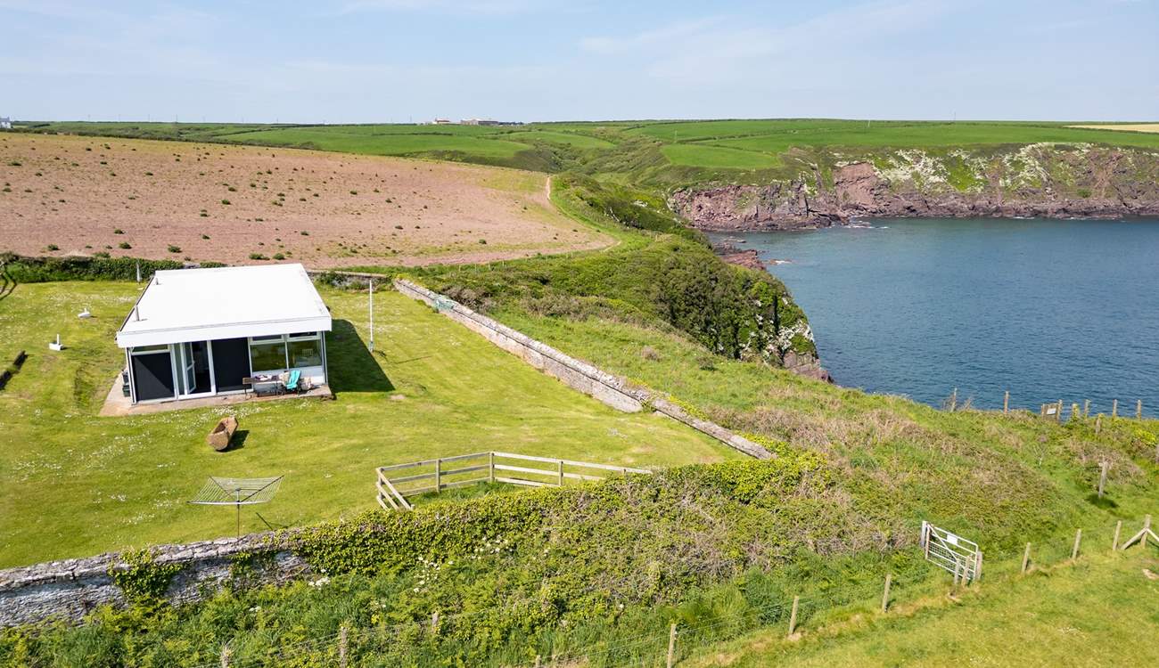 Poised in a unique position, soak up the glorious views and the magnificent beauty of the surrounding area. 