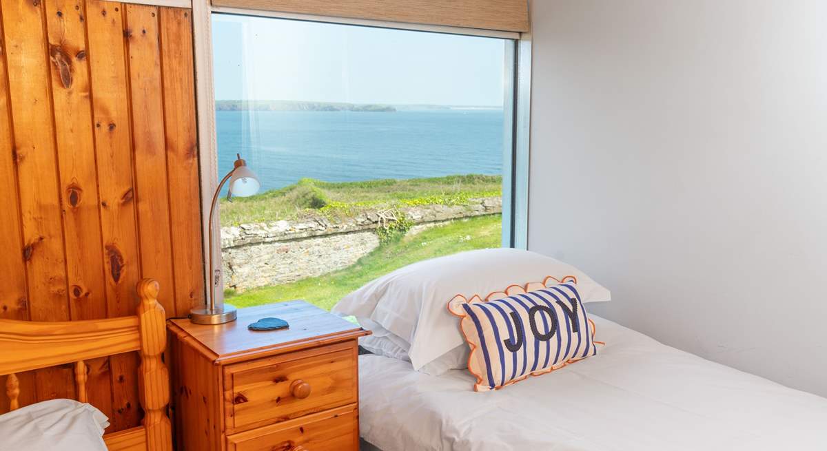 Haven High sleeps three with an option for a fourth person in this sweet coastal bedroom. Listen out for the sea crashing onto the rocks below. 