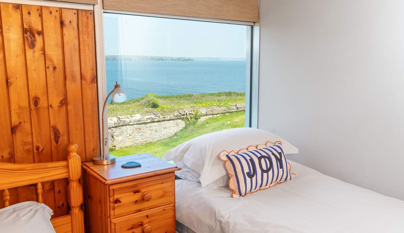 Haven High sleeps three with an option for a fourth person in this sweet coastal bedroom. Listen out for the sea crashing onto the rocks below. 