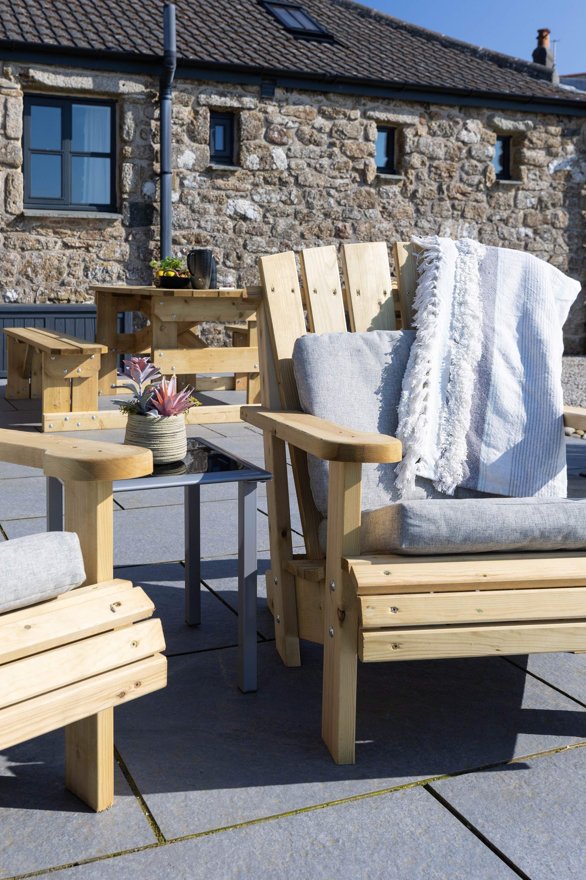 A beautiful stone barn set in a fantastic location, spending time at Home Cottage will not disappoint.