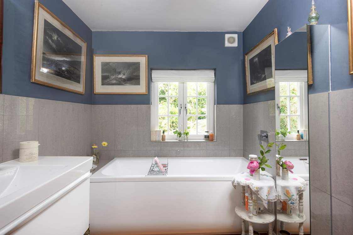 The family bathroom sits next to bedroom 3.