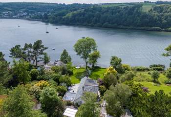 A little slice of paradise on the banks of the River Fowey.