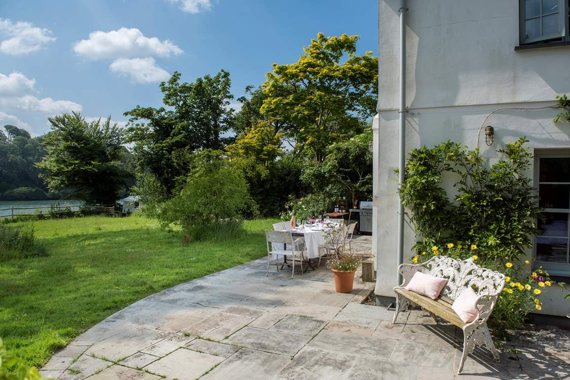 Al fresco dining is a must at Penfoye.