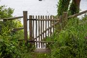 At the bottom of the garden, you have direct access to the water.