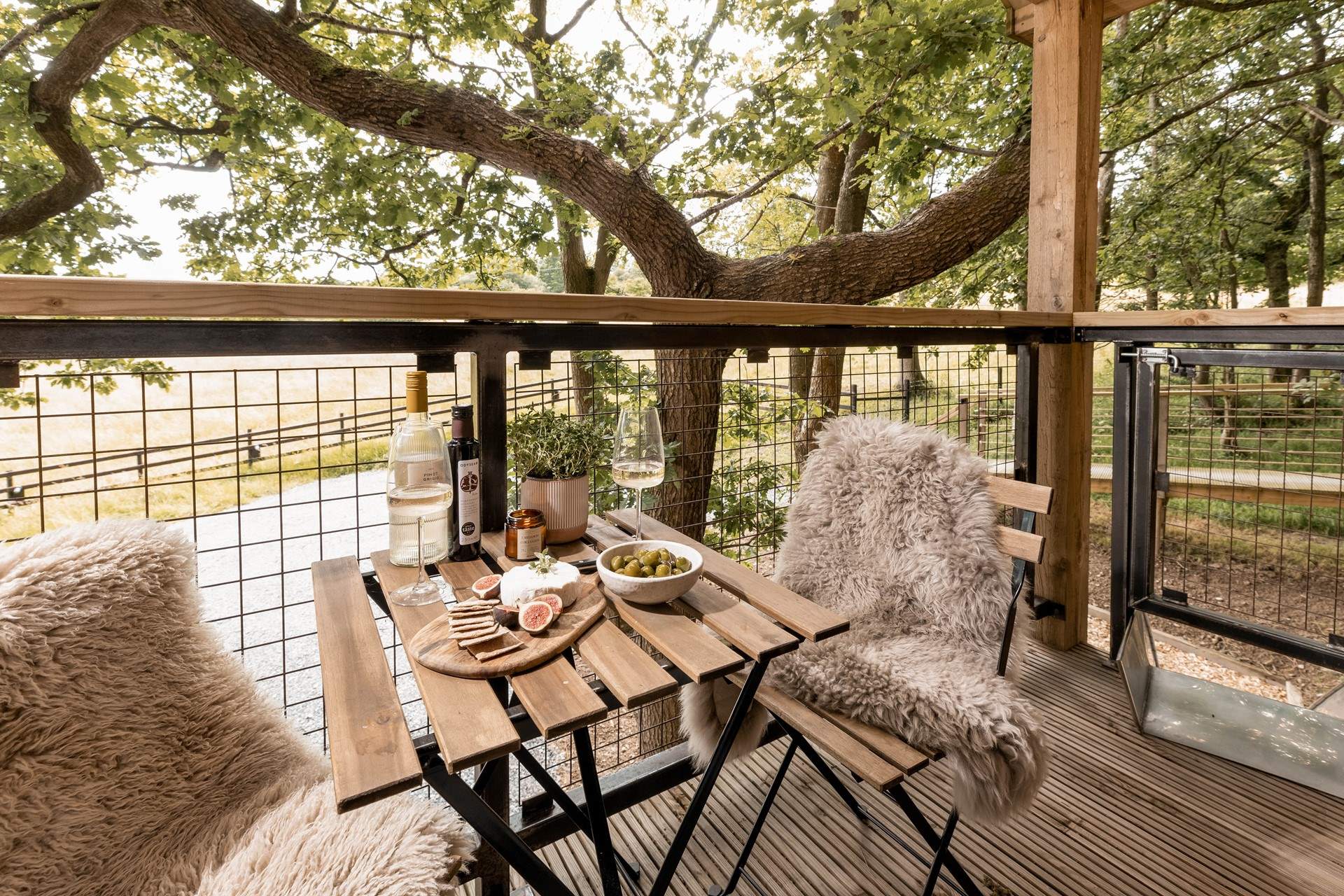 And enjoy dining al fresco from dawn till dusk on the decking. 