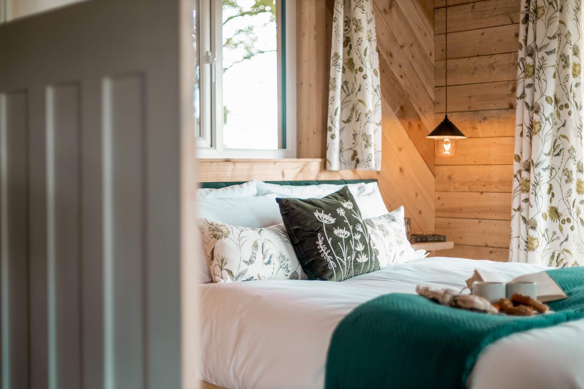 Drift off into a sweet slumber as you listen to the gentle sway of the leaves on the trees. 