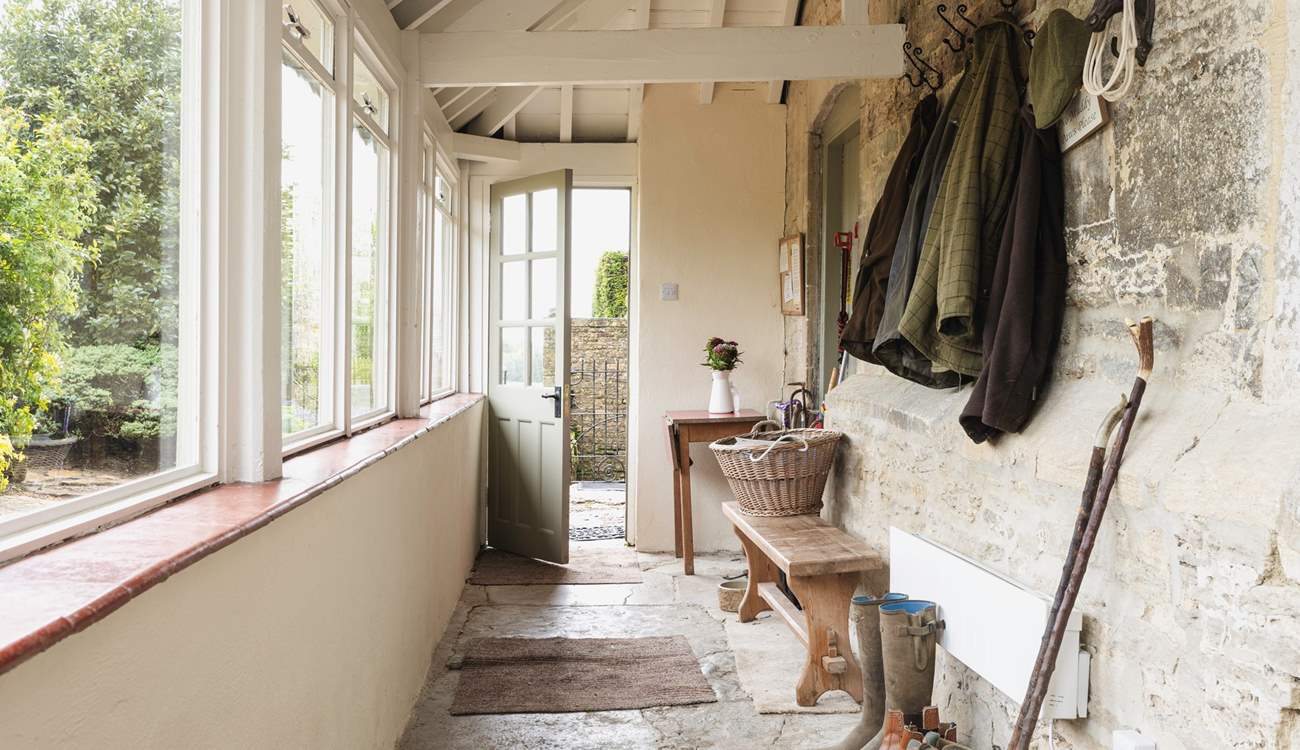 Kick off your boots in the utility-area.