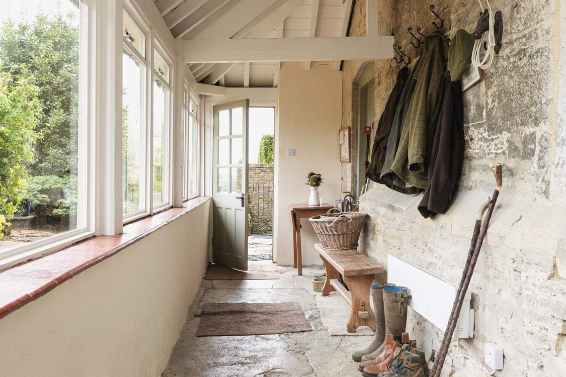 Kick off your boots in the utility-area.