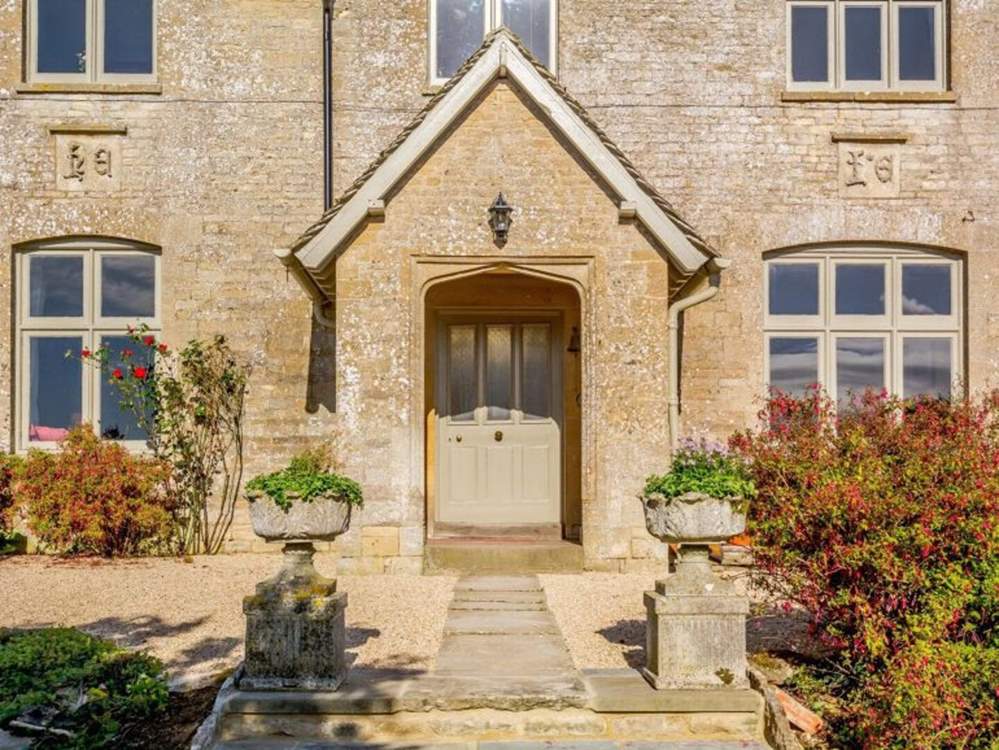 The palace has a wonderfully grand entrance.