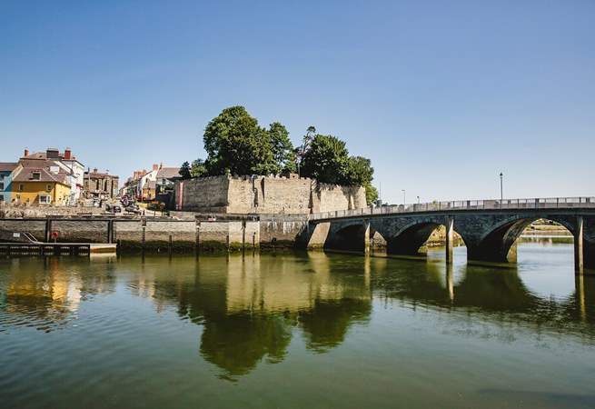 The historical market town of Cardigan is nearby. Browse the boutique shops or take lunch in one of the good eateries. There's a castle too. 