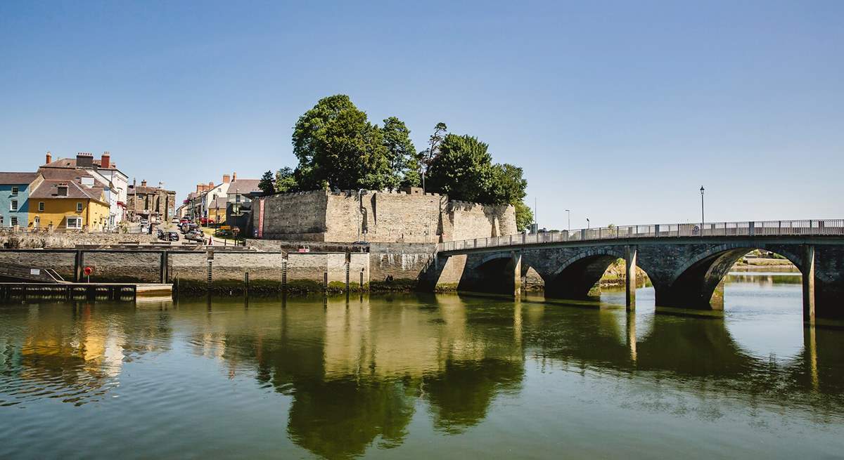 The historical market town of Cardigan is nearby. Browse the boutique shops or take lunch in one of the good eateries. There's a castle too. 