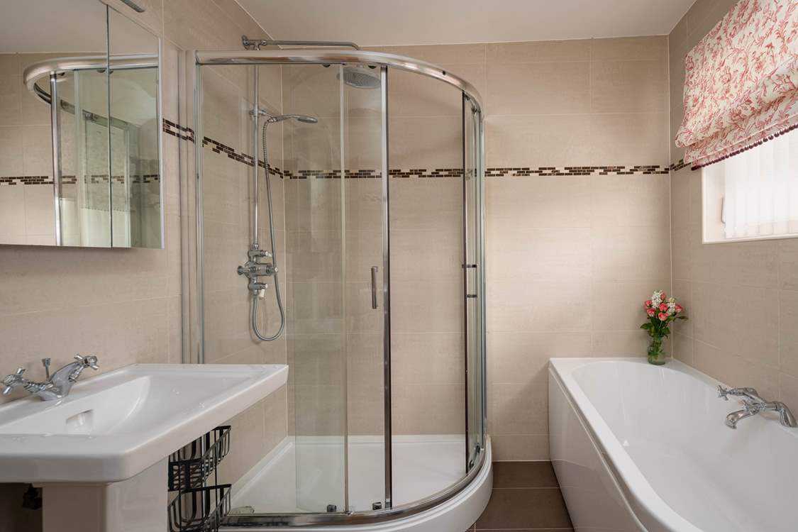 Family bathroom on the first floor.