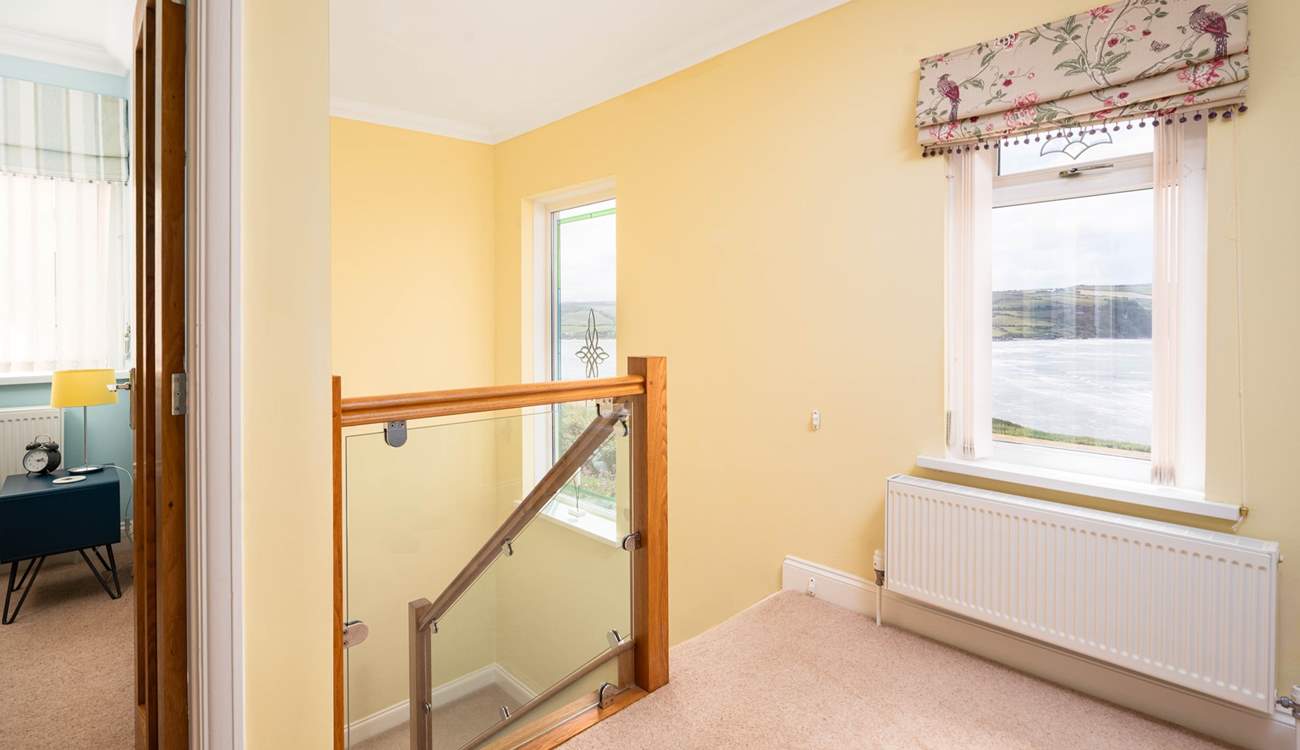 The endless sea is just across the road. 