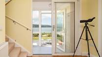 Gorgeous light and airy accommodation in a spectacular location. 
