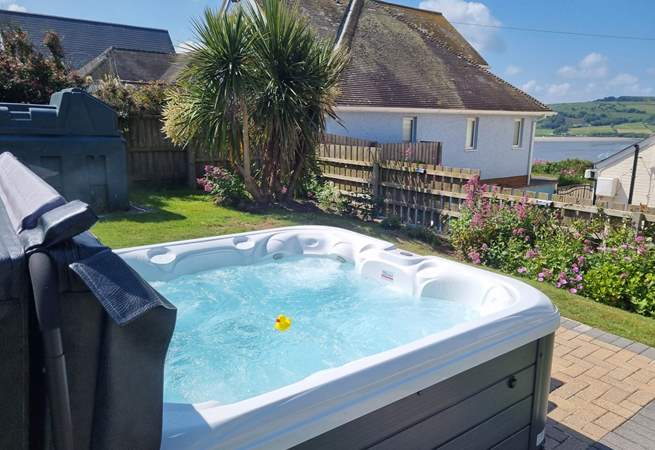 Relax in the luxurious hot tub, taking in the view. Please note, the hot tub is not available during the months of November, December (apart from the Christmas week) and January.