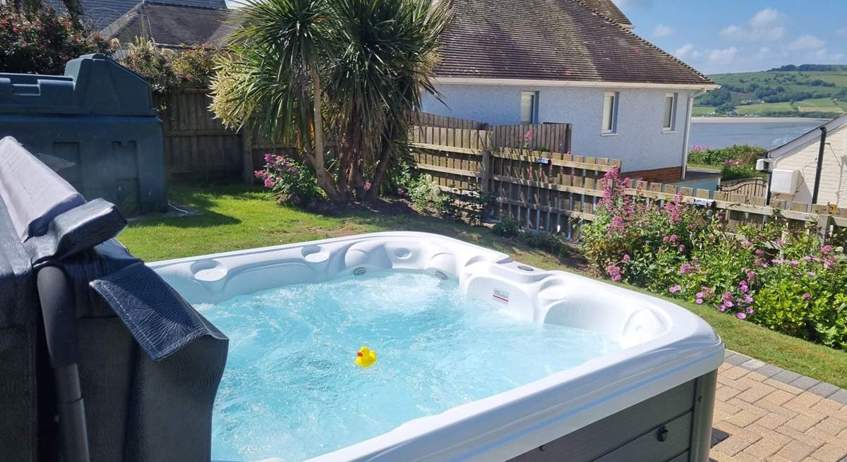 Relax in the luxurious hot tub, taking in the view. Please note, the hot tub is not available during the months of November, December (apart from the Christmas week) and January.