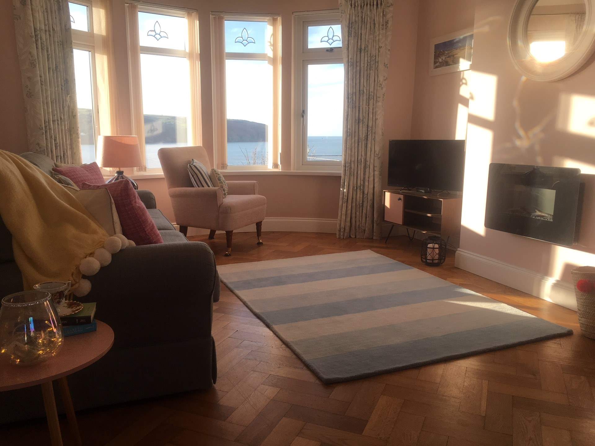 Come rain or shine, throughout the year, High Cliff offers the ideal holiday destination. 