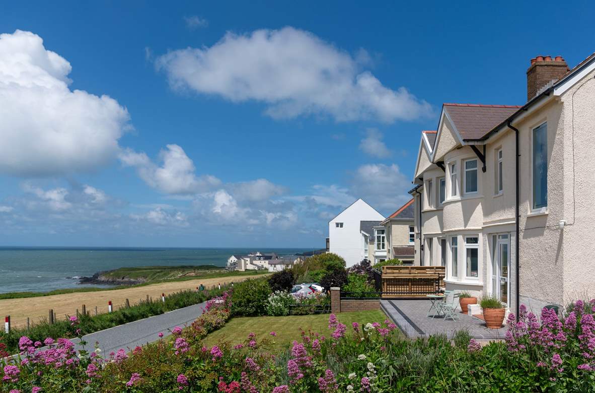 Cottages near Poppit Sands Beach | Self Catering Holidays near Poppit ...