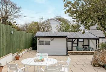 After a day out exploring north Cornwall enjoy sundowners at Rivendell Cottage. 