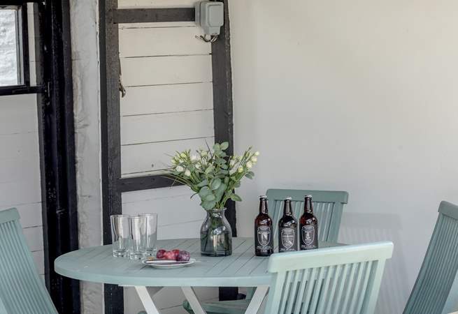 Purchase some supplies from the nearby brewery to enjoy in the courtyard garden.