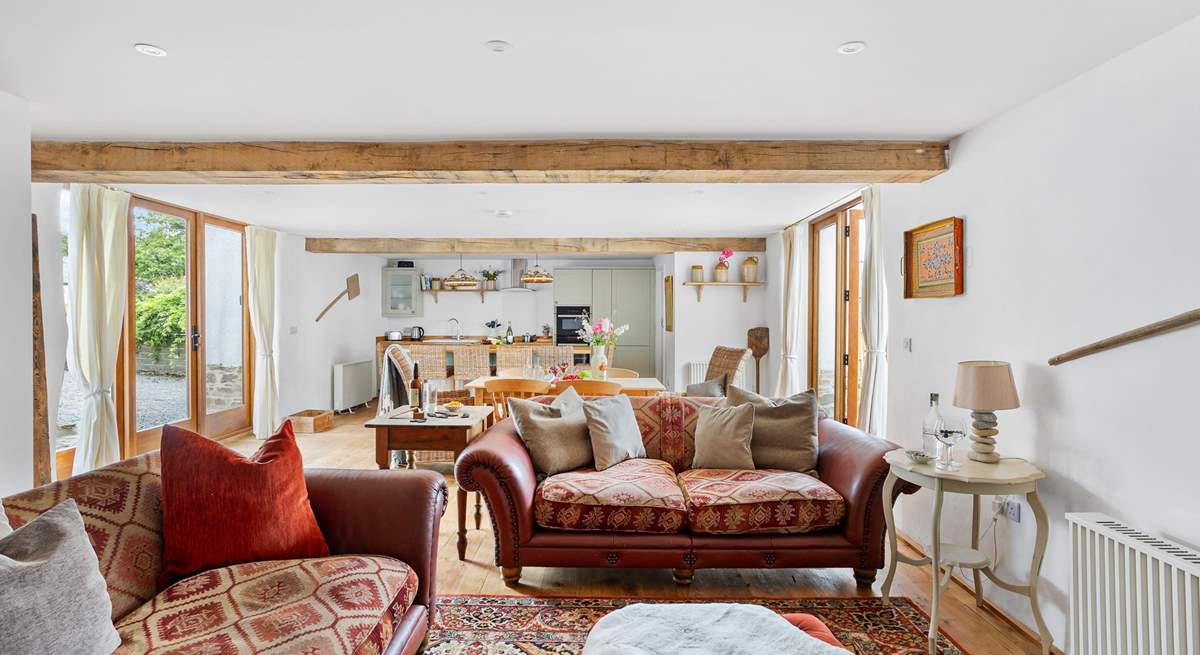 Welcome to The Threshing Barn!
The gorgeous double aspect open plan living-room.