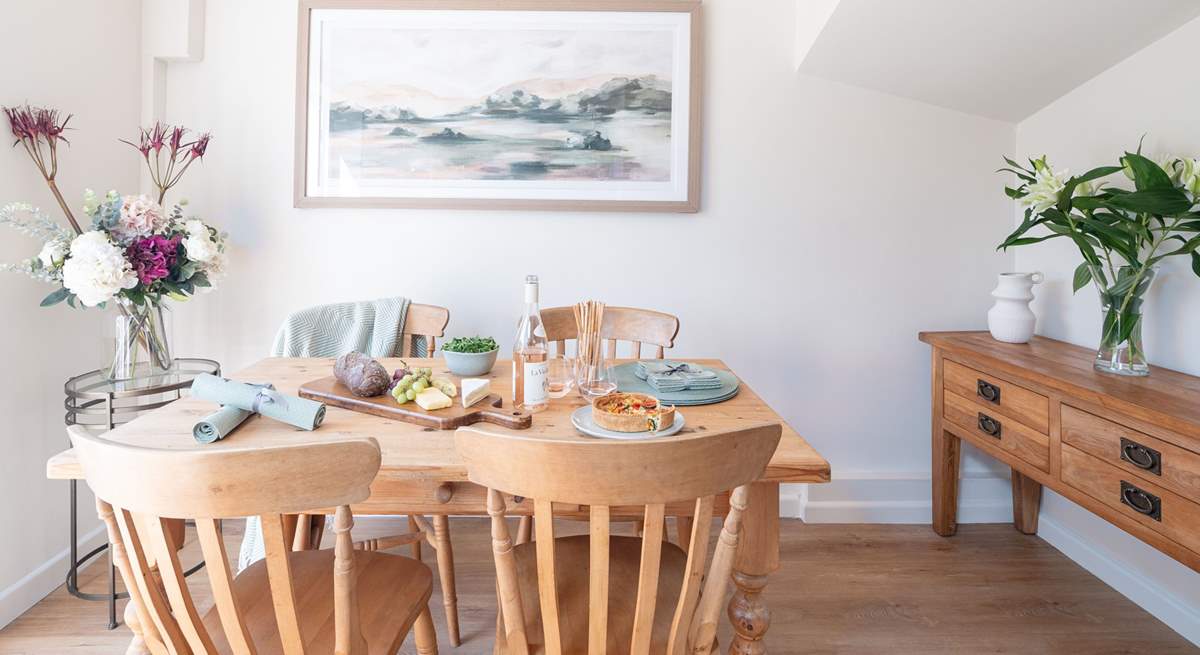 The kitchen has a lovely dining-area.