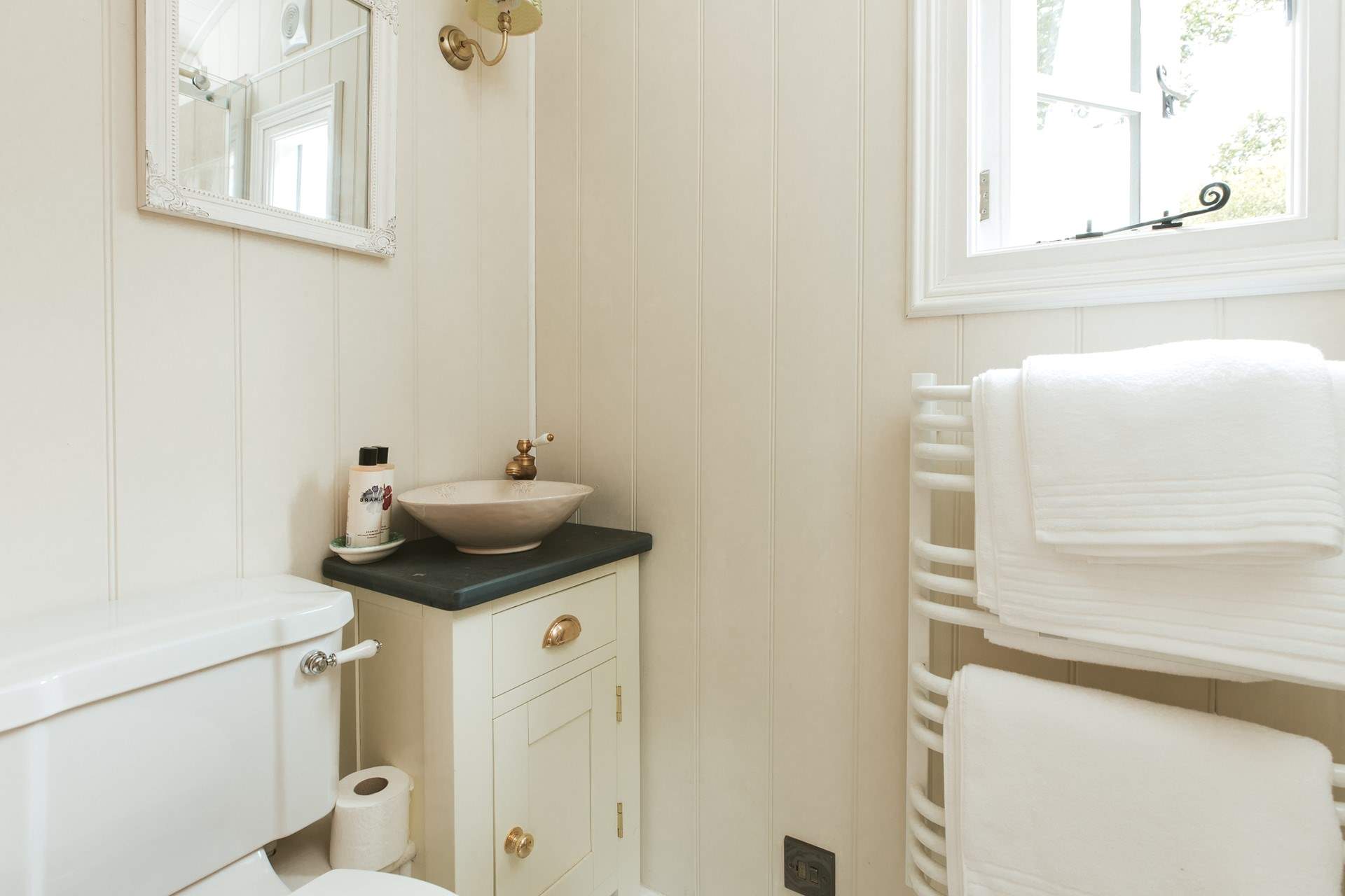 The en suite shower-room is just the spot for refreshing after a day of adventures. 