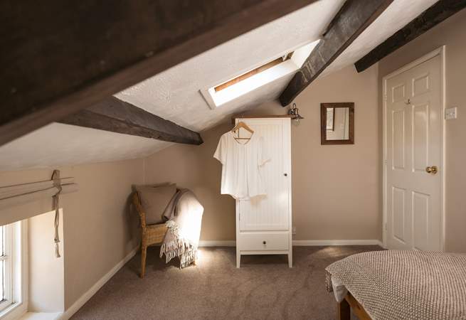 Space and light to get ready for an evening out.