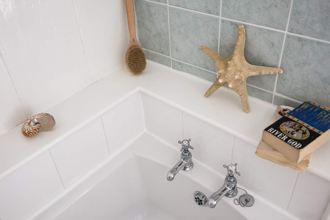 Take a relaxing soak in the beach and wash the sand from your toes.