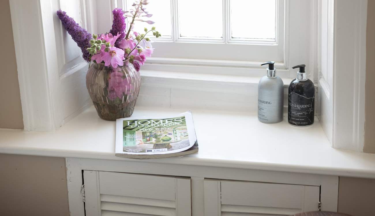 This room makes it a pleasure to get ready in the morning.