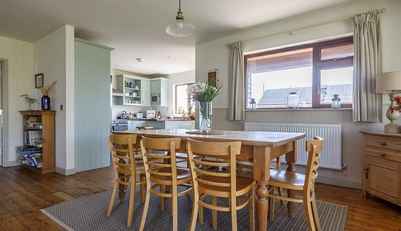 Dine in style with family and friends. 