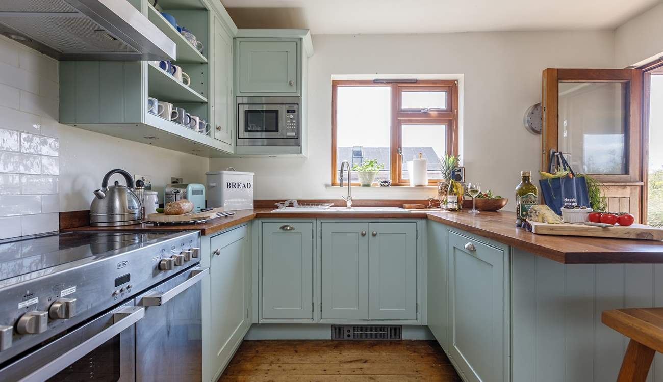 A beautiful kitchen awaits your culinary skills!