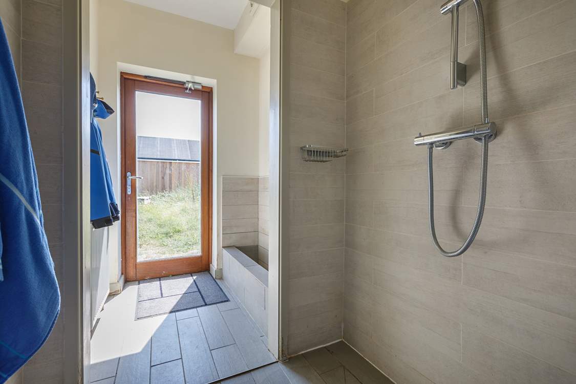 Wash off your sandy toes or take a shower straight from the beach!