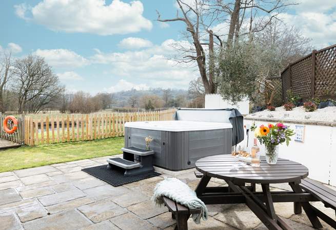 Enjoy your surroundings from the bubbling hot tub after a busy day of exploring - bliss!