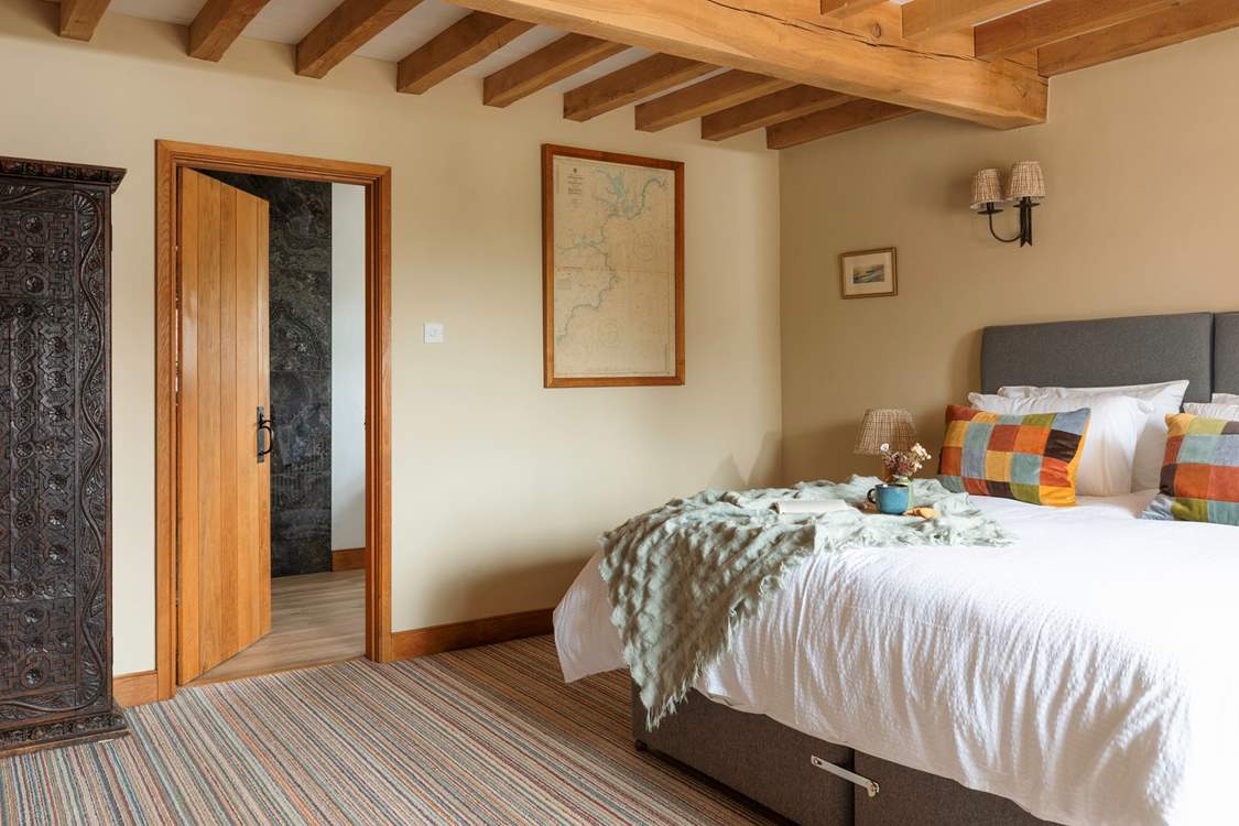 Peeking into the en suite shower-room from bedroom 7.