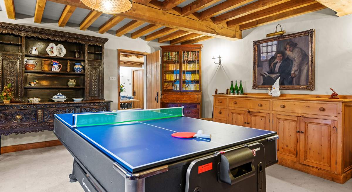 For those more energetic competitors, this table tennis table is perfect.