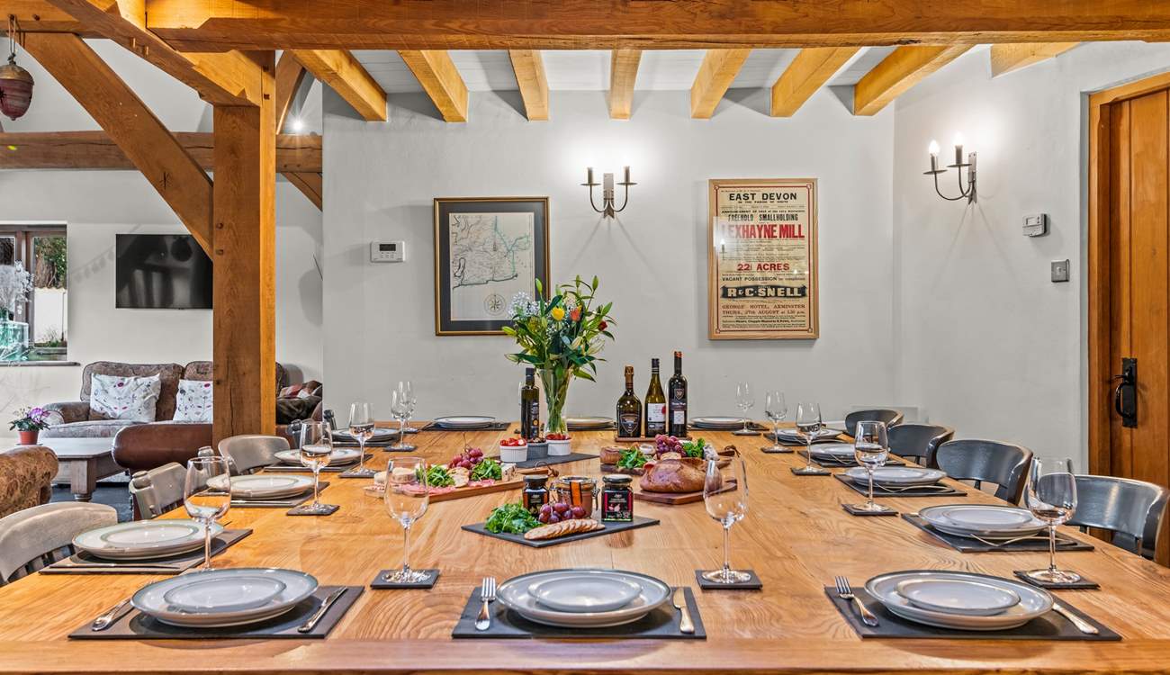 What a magnificent banqueting table.