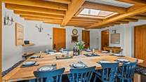 What a magnificent banqueting table.