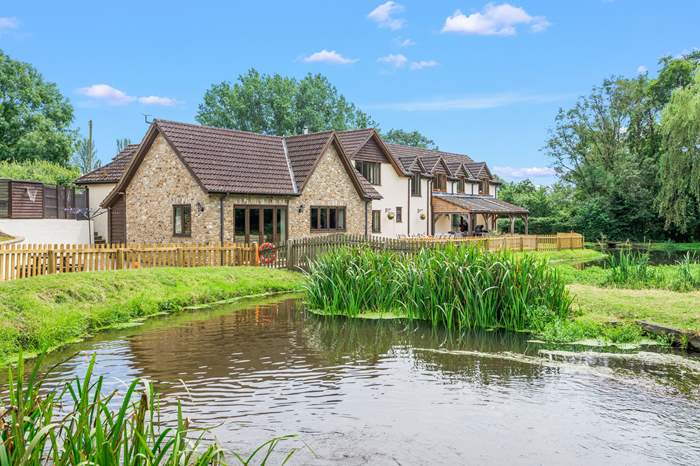 Lexhayne Mill is a 7 bedroom, dog friendly holiday home near Lyme Regis, South Devon.