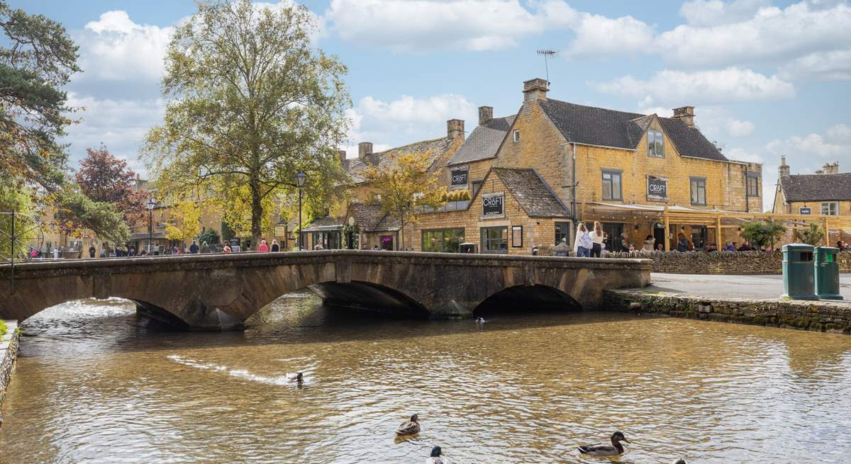 Bourton-on-the-Water is a popular destination with the gently flowing River Windrush running through the centre of the village and crossed by attractive little bridges. 