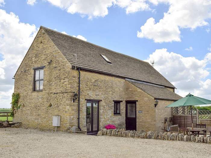 Oak Tree Cottage, Sleeps 4 in Burford