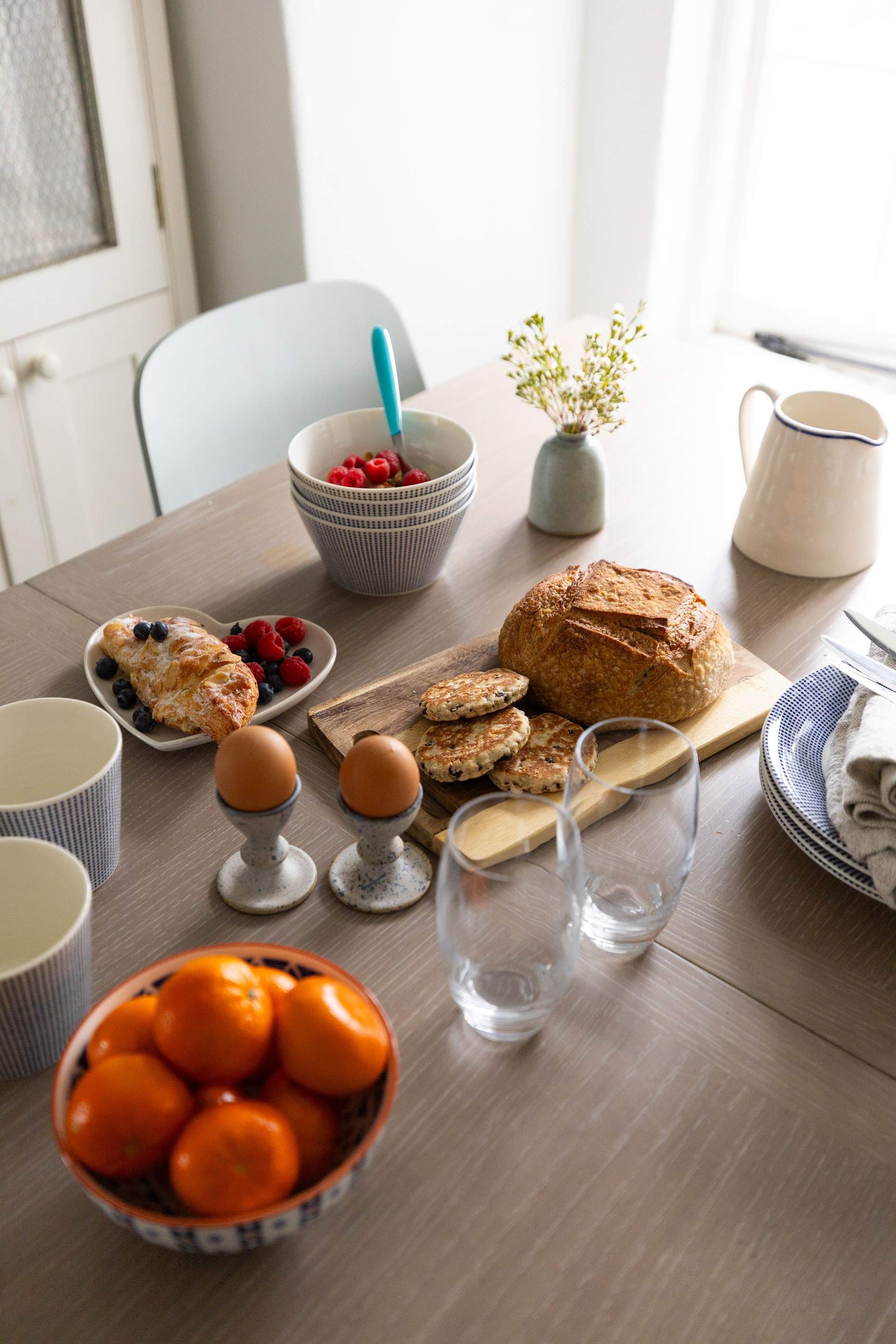 Gather everyone around the breakfast table to plan a day of adventures. 